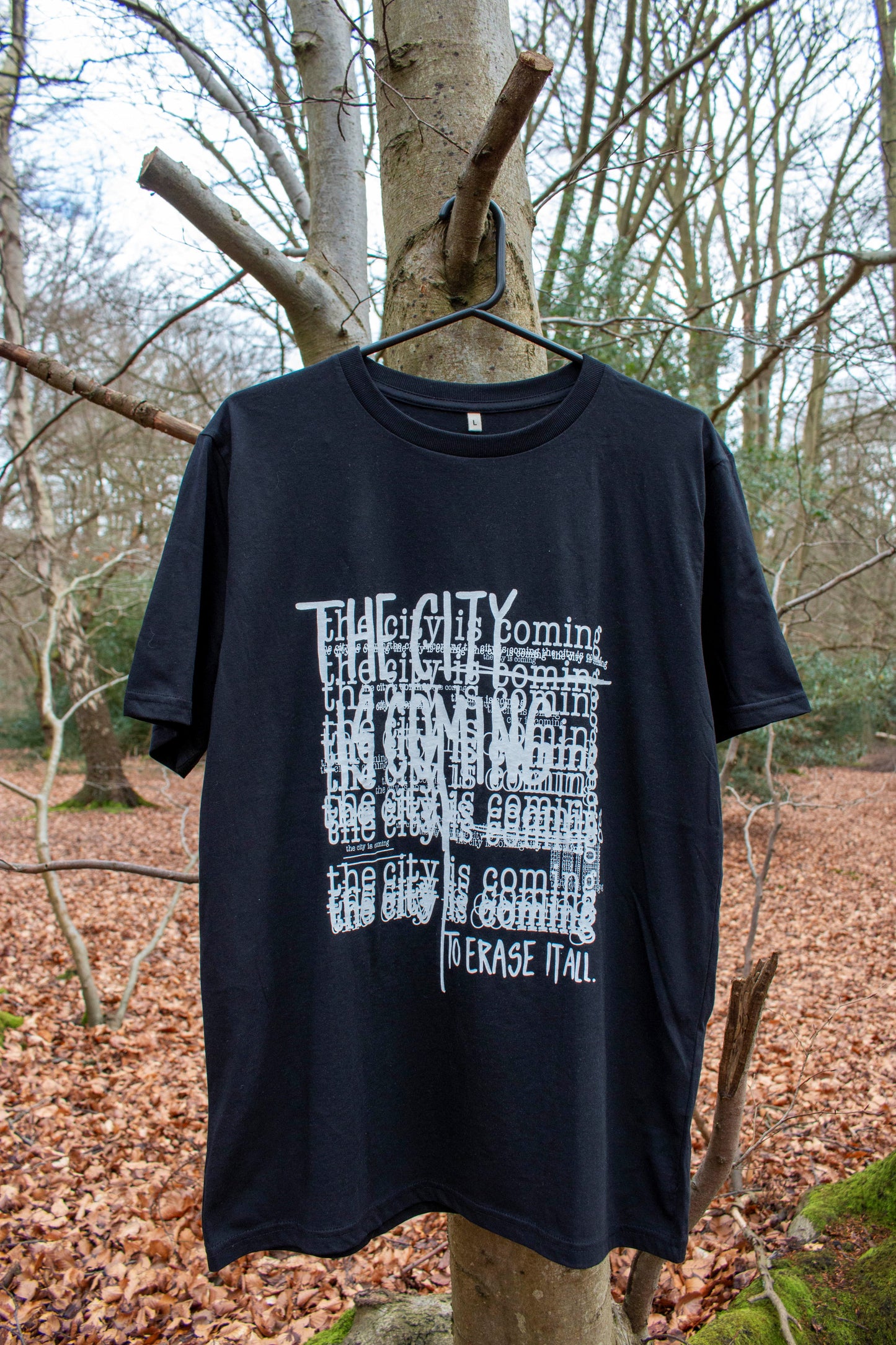 The City Is Coming Lyric tee - Black